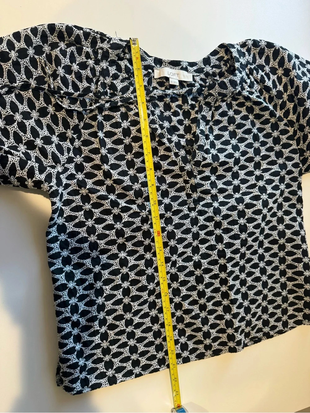 LOFT Black White Geo Print Short Sleeve Tie Neck Blouse Top XS